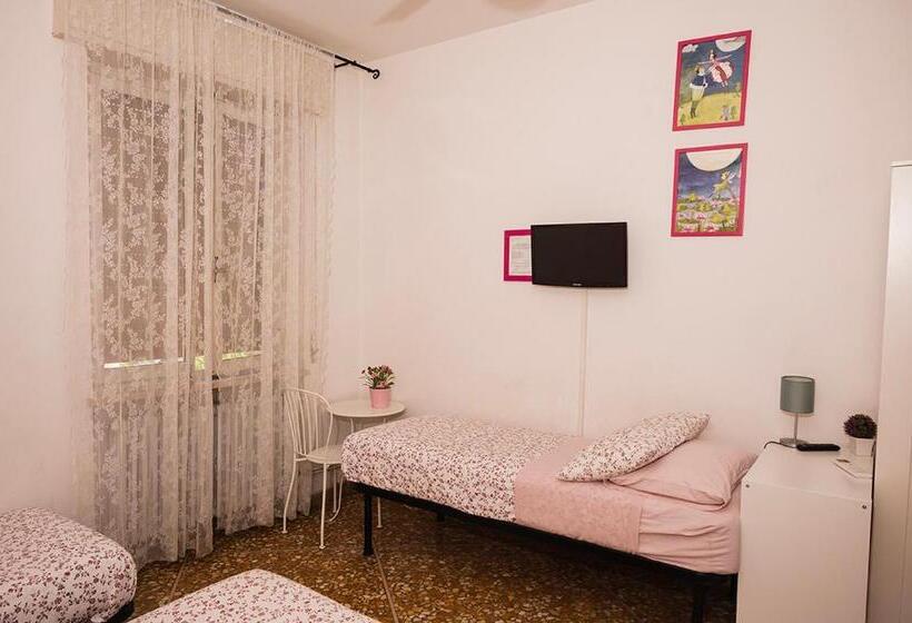 Chambre Quadruple Standard, B&b Pisaland