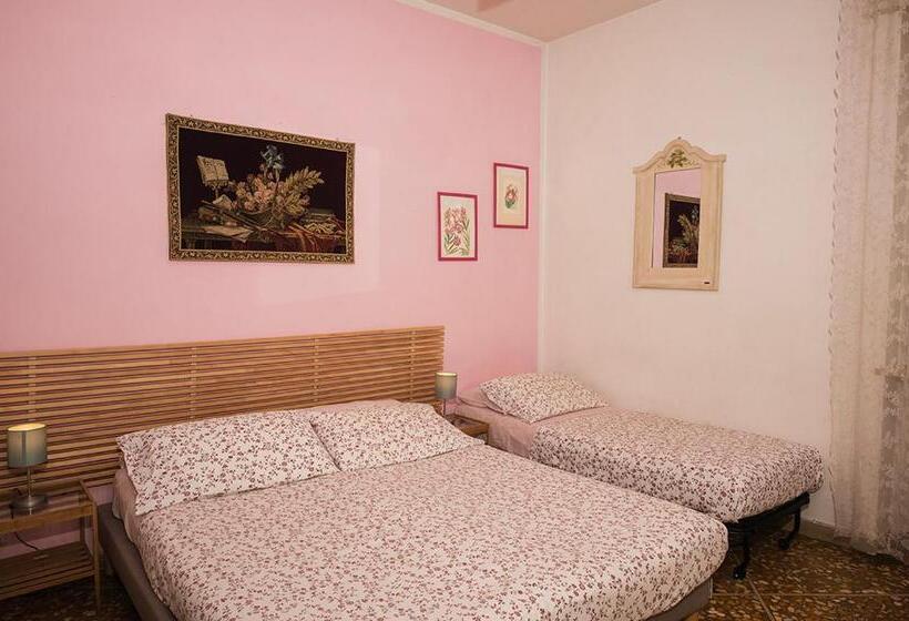 Chambre Quadruple Standard, B&b Pisaland