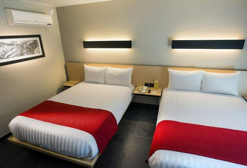 غرفه قياسيه سريرين مزدوجين, City Express Plus By Marriott Medellín Colombia