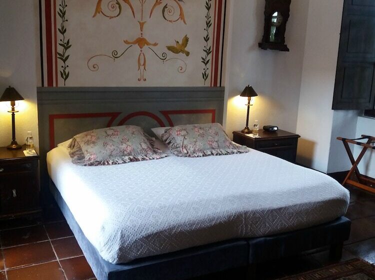 Quarto Estandar, Hacienda Castilla
