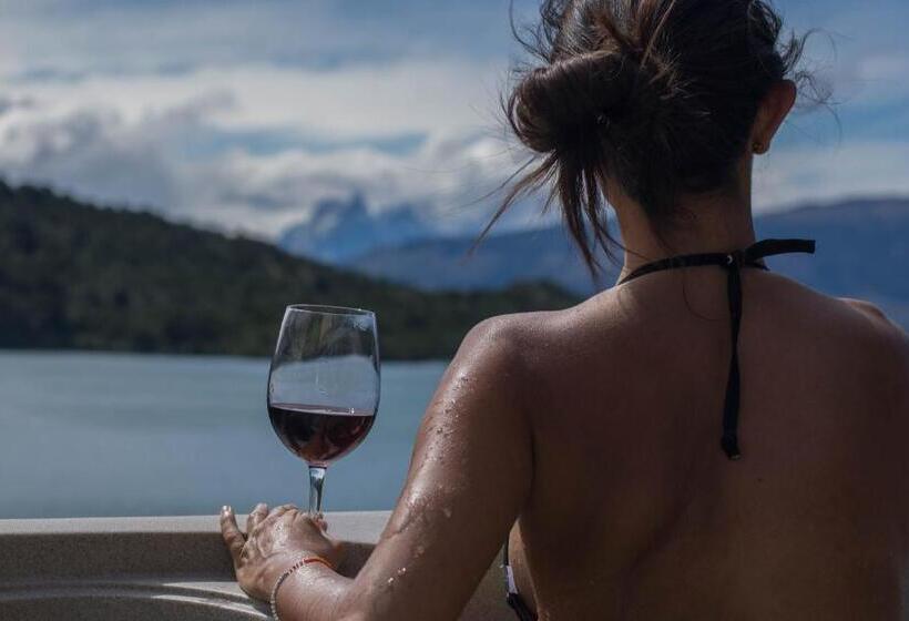 سوییت, Patagonia Camp