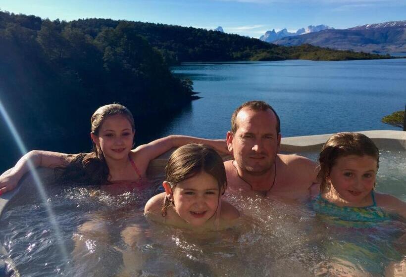 اتاق خانوادگی, Patagonia Camp