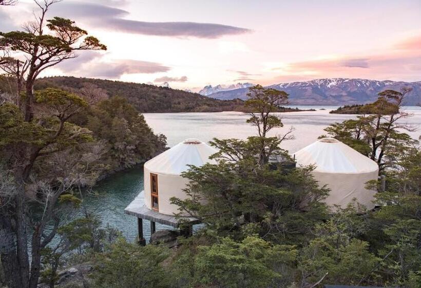 سوییت, Patagonia Camp