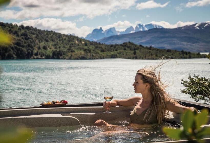 اتاق لوکس با چشم‌انداز دریاچه, Patagonia Camp
