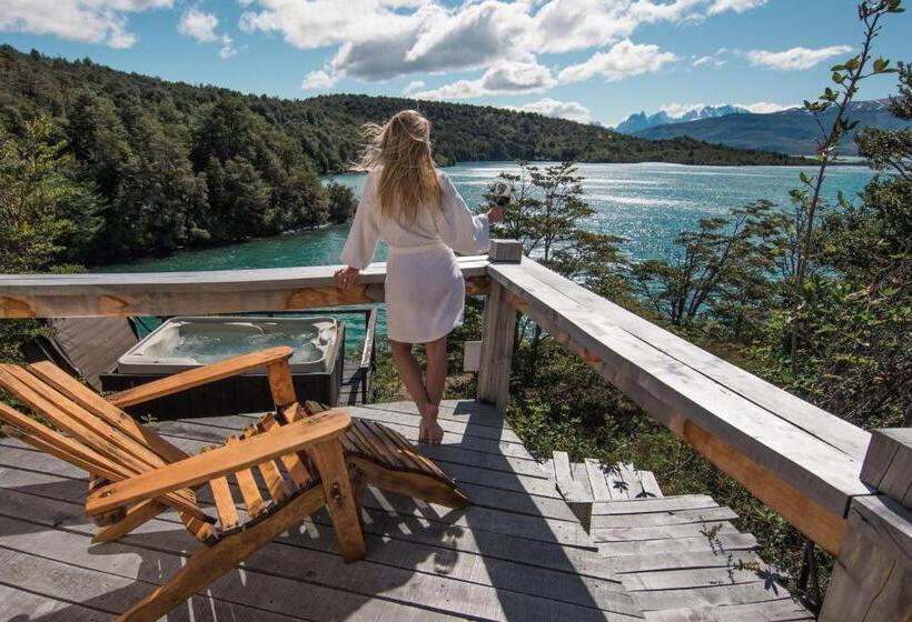 اتاق لوکس با چشم‌انداز دریاچه, Patagonia Camp