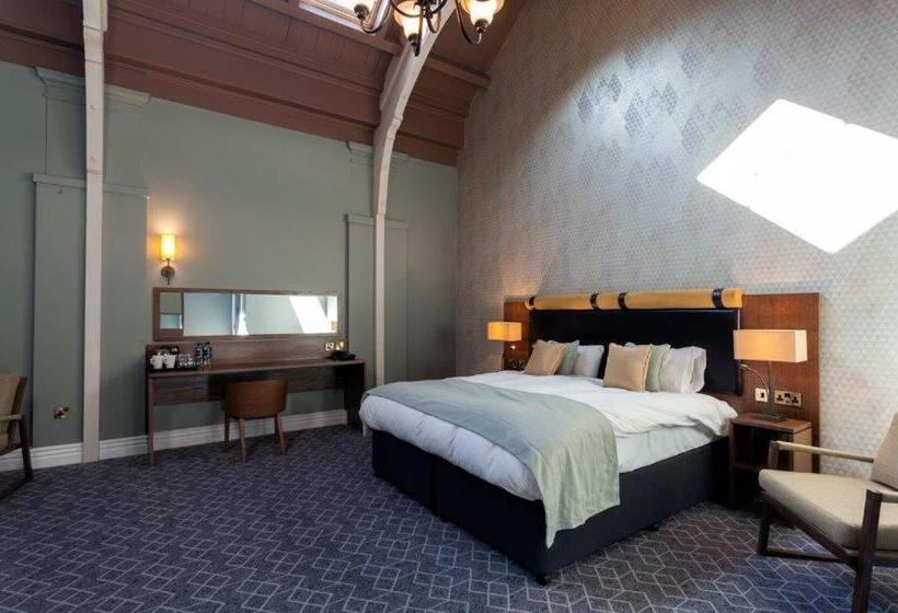 패밀리 룸, The Greyhound Wetherspoon