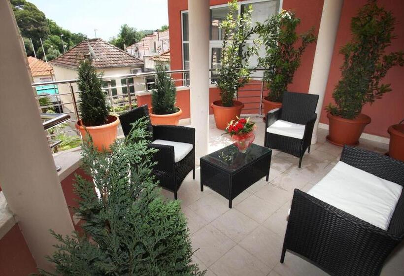 Номер Стандарт с Террасой, Villa Kampanel