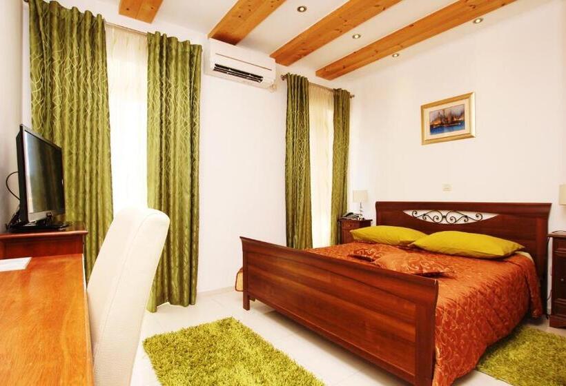 Номер Комфорт, Villa Kampanel