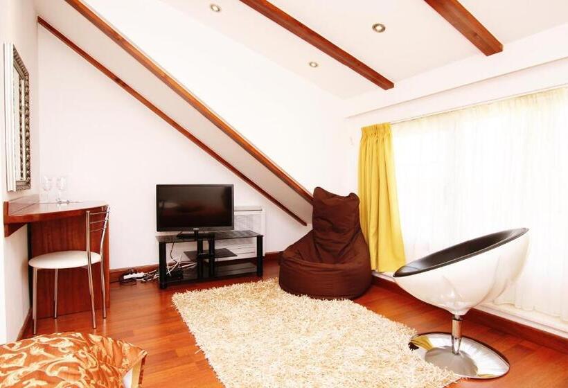 듀플렉스 스위트, Villa Kampanel