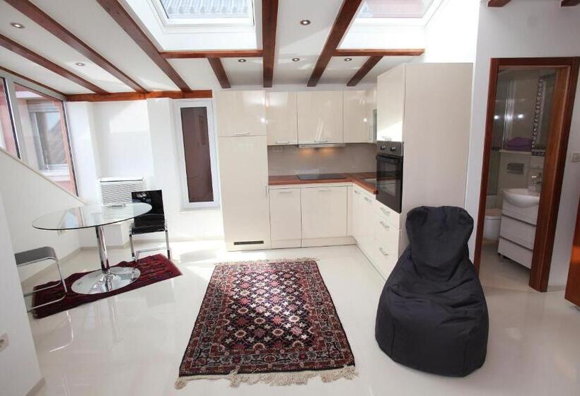 Апартаменты Пентхаус 1 Спальня, Villa Kampanel