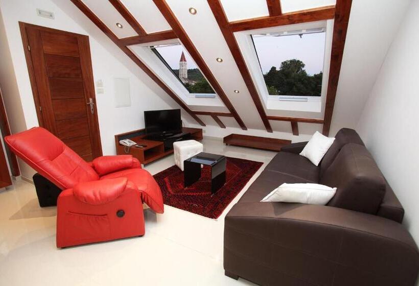 Апартаменты Пентхаус 1 Спальня, Villa Kampanel