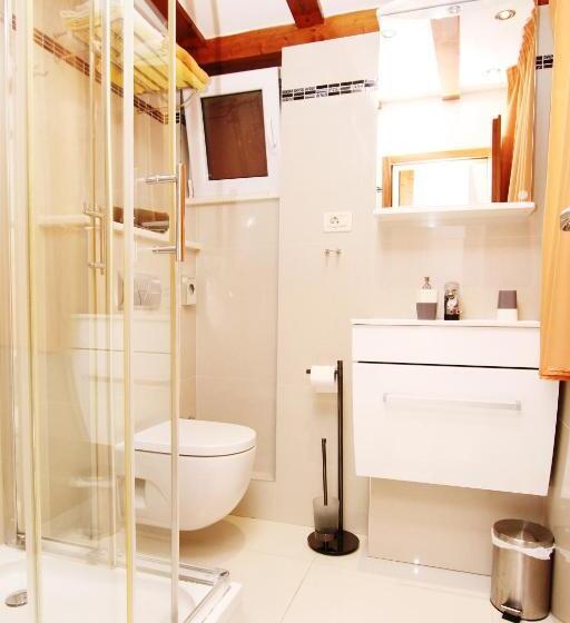 펜트하우스 룸, Villa Kampanel