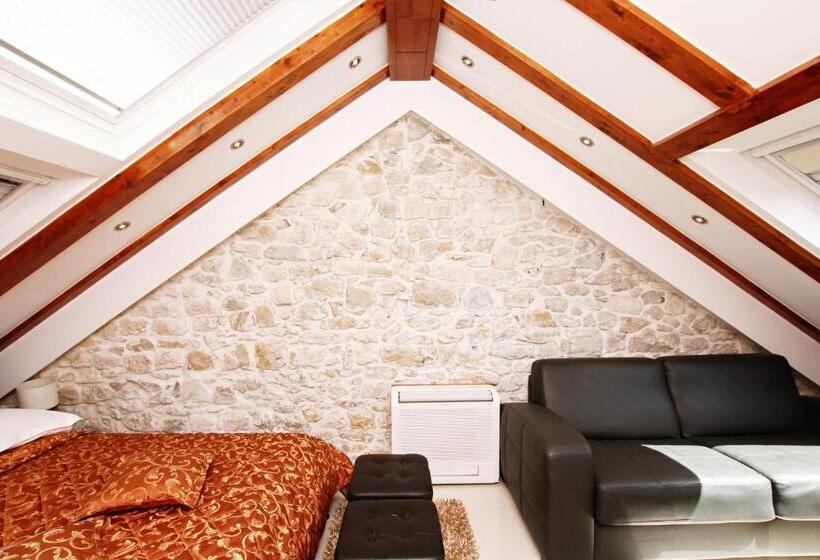 Пентхаус, Villa Kampanel