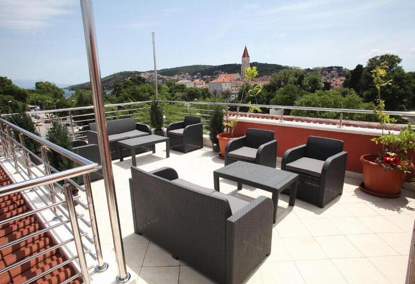 Люкс, Villa Kampanel