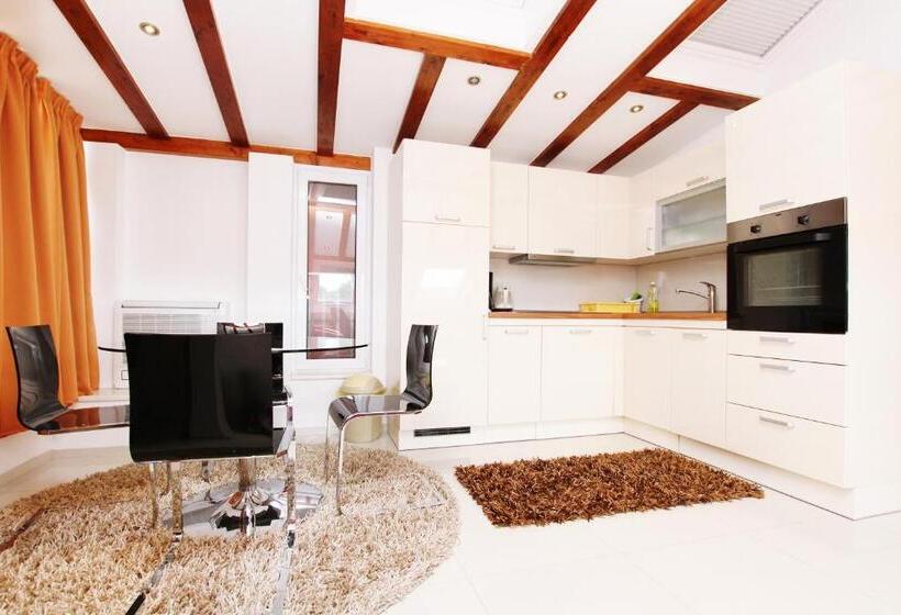 Апартаменты Пентхаус 1 Спальня, Villa Kampanel