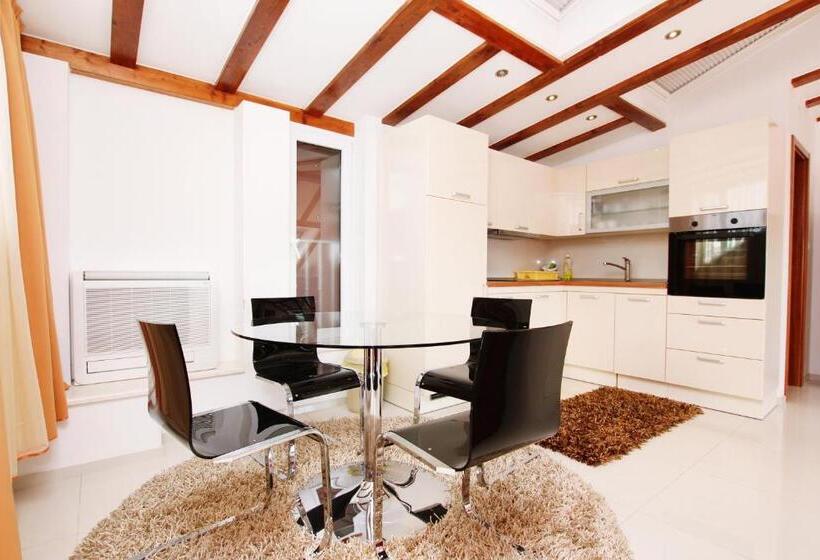 Апартаменты Пентхаус 1 Спальня, Villa Kampanel