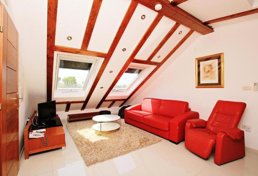 Апартаменты Пентхаус 1 Спальня, Villa Kampanel