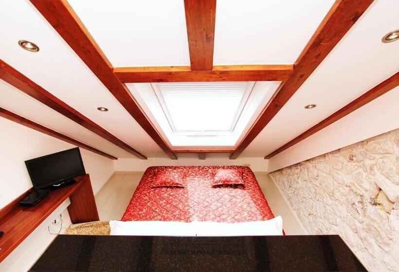 Апартаменты Пентхаус 1 Спальня, Villa Kampanel