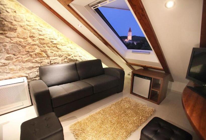 Пентхаус, Villa Kampanel