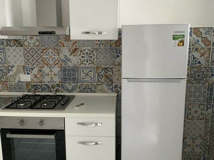اتاق استاندارد سه نفره, Residence R&b Tyrrhenum