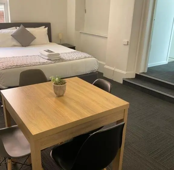 スタンダードスタジオ, Argyle Accommodation