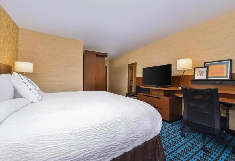キングサイズベッドのスタンダードルーム, Fairfield Inn & Suites By Marriott Coralville