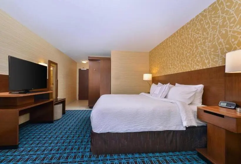 キングサイズベッドのスイートルーム, Fairfield Inn & Suites By Marriott Coralville