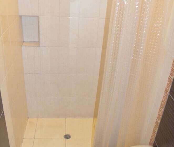 اتاق استاندارد سه نفره, Hanaq Mayu