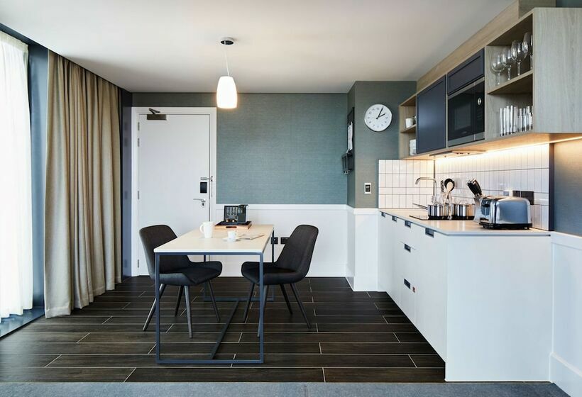 Люкс, Hyatt House Manchester