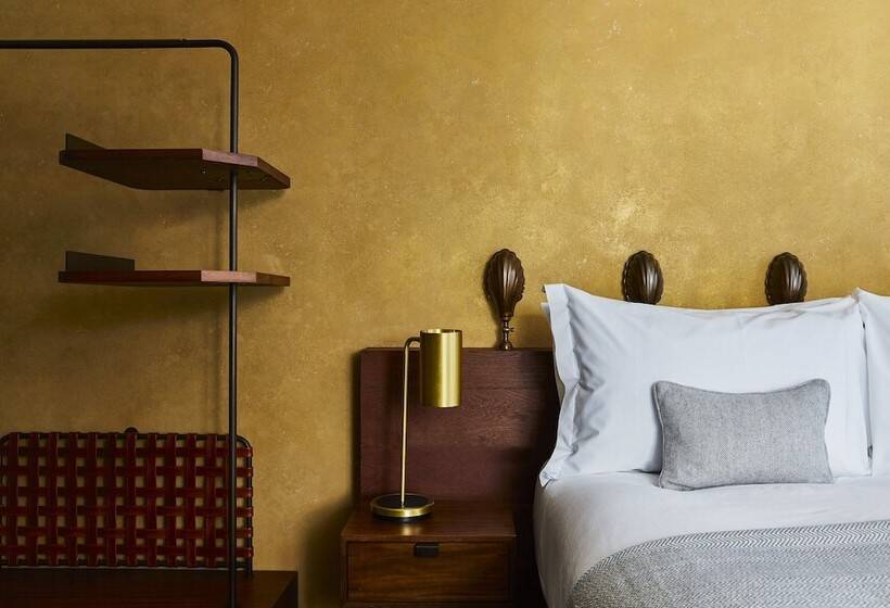 带城市景观的优质房间, Indigo London 1 Leicester Square, An Ihg