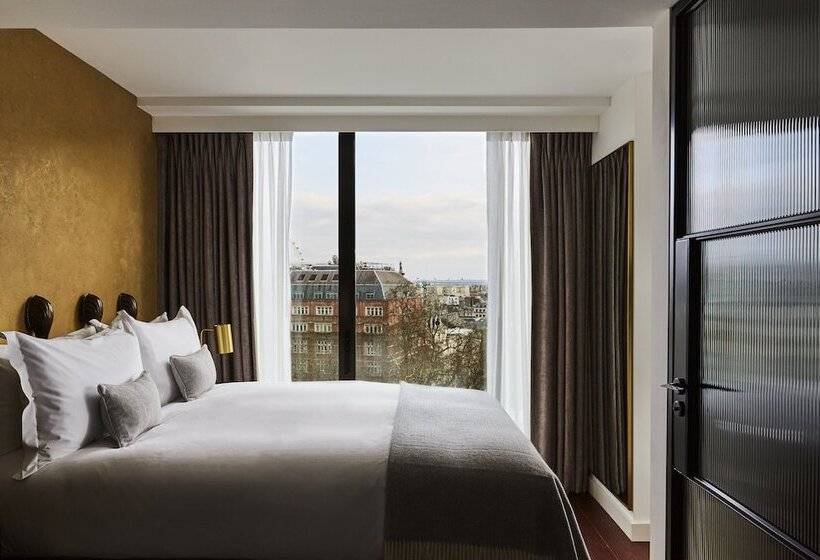 带城市景观的优质房间, Indigo London 1 Leicester Square, An Ihg