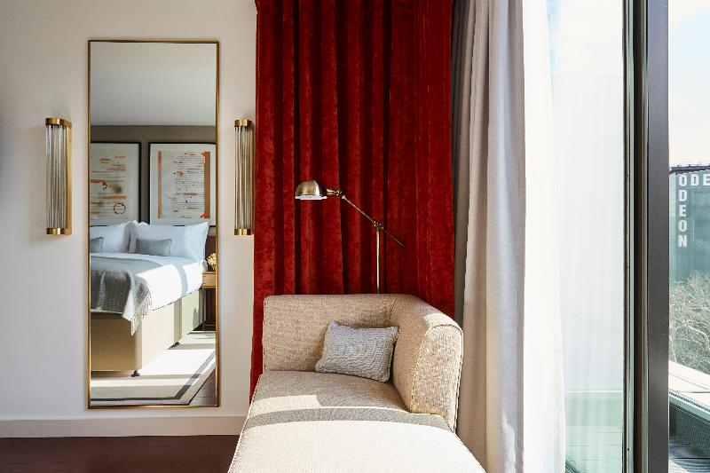 带城市景观的优质房间, Indigo London 1 Leicester Square, An Ihg