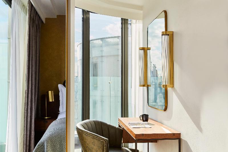 带城市景观的优质房间, Indigo London 1 Leicester Square, An Ihg