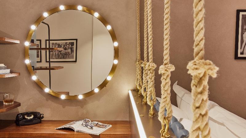 带城市景观的优质房间, Indigo London 1 Leicester Square, An Ihg