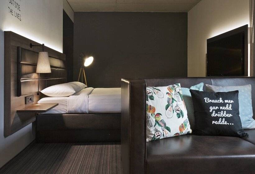 Семейный Номер, Moxy Frankfurt East
