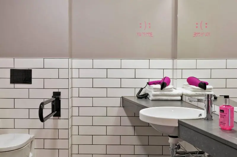 ファミリールーム, Moxy Frankfurt East