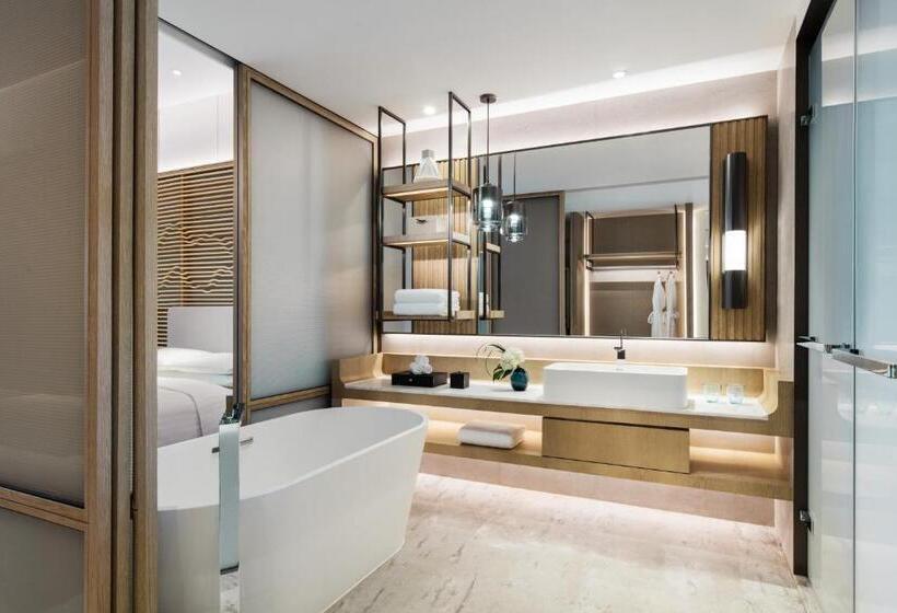 اتاق اجرایی با تخت بزرگ, Shenzhen Marriott Hotel Golden Bay
