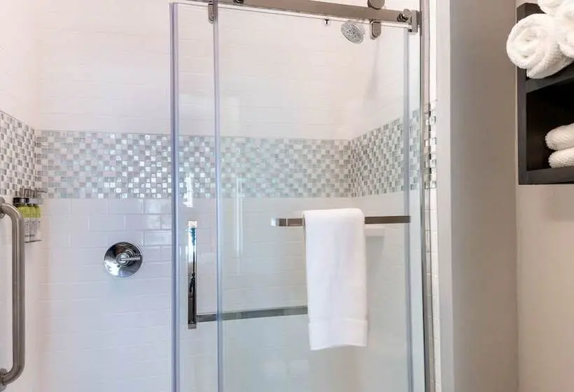 スタンダードスタジオ, Staybridge Suites Lake Charles, An Ihg