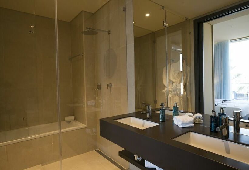 带海景的复工套房, The Prime Energize