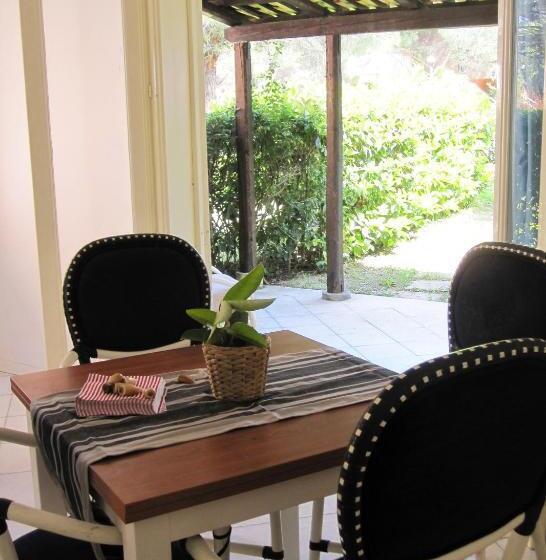 إستوديو قياسى مطلّ علي الحديقة, Baia Dei Delfini