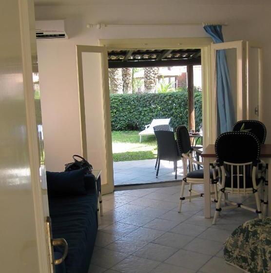 إستوديو قياسى مطلّ علي الحديقة, Baia Dei Delfini