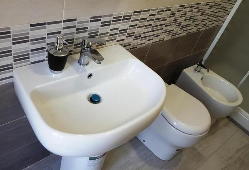 اتاق استاندارد سه تخته با بالکن, La Dimora Degli Artisti