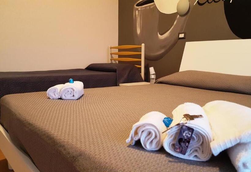 اتاق استاندارد سه تخته با بالکن, La Dimora Degli Artisti