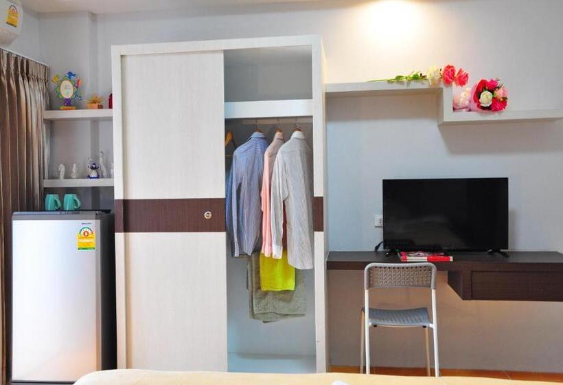 اتاق استاندارد با تخت بزرگ, C Room @ Airport By Choktawee