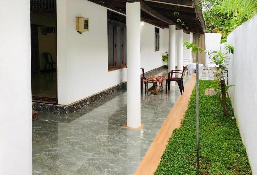 Ekonomiskt Rum, Hikka Hide