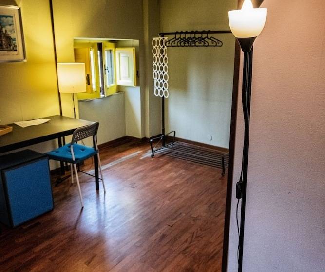 غرفة قياسية ثلاثية, Liodoro Catania B&b