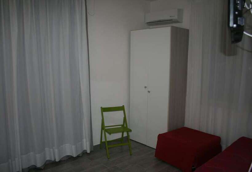 标准三人间, Coral Rooms