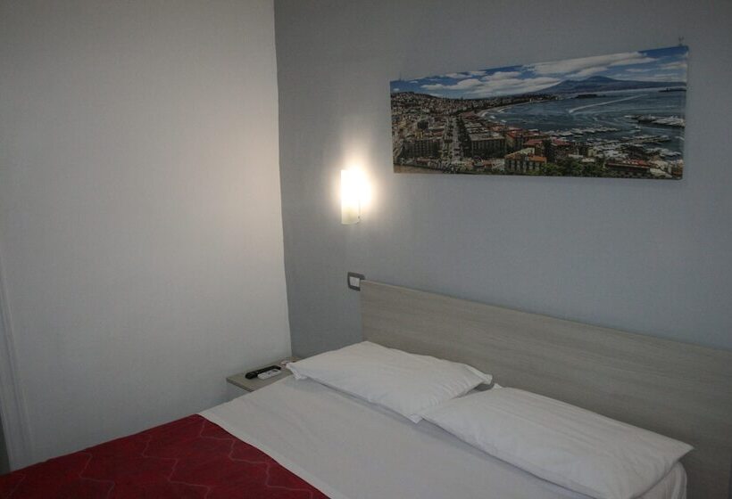 غرفة قياسية, Coral Rooms