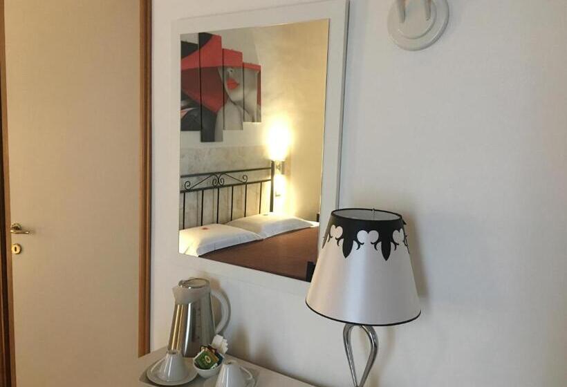 اتاق سوپریور خانوادگی, B&b Liberty 900