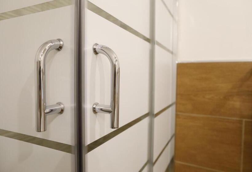 اتاق اکونومی, B&b Liberty 900